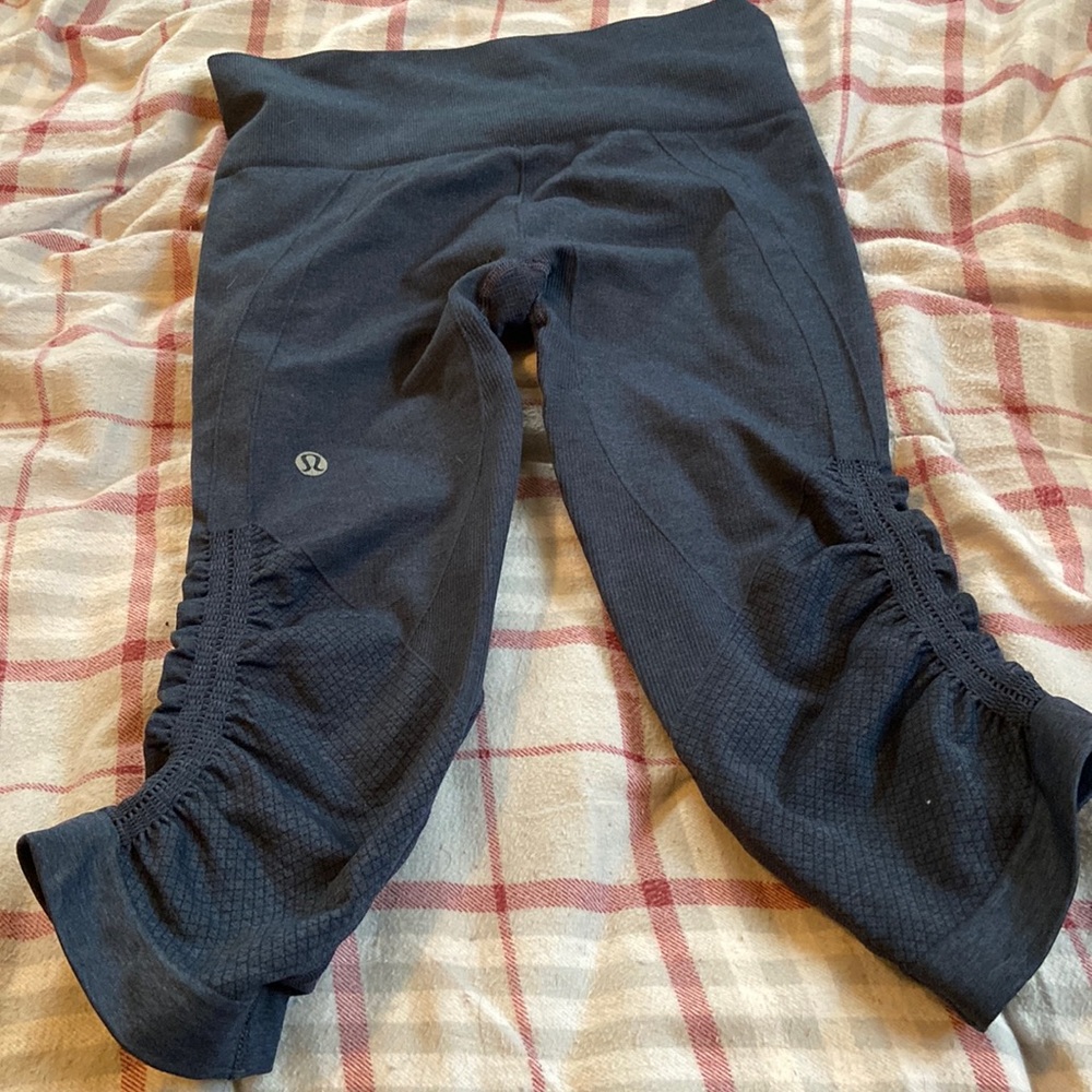 Lululemon In the Flow crop